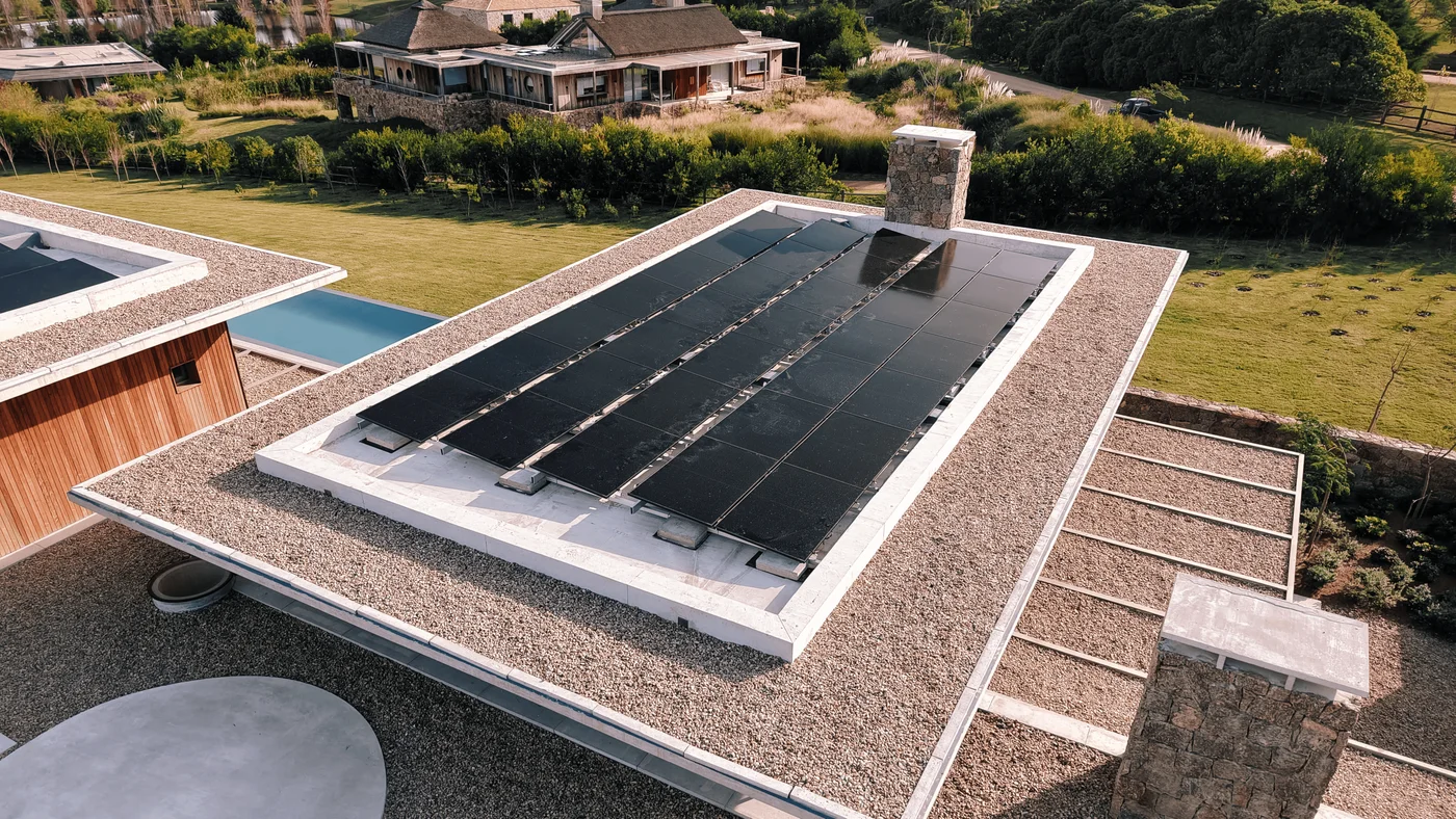 Energía solar residencial: el valor estratégico de pensarla desde el proyecto arquitectónico