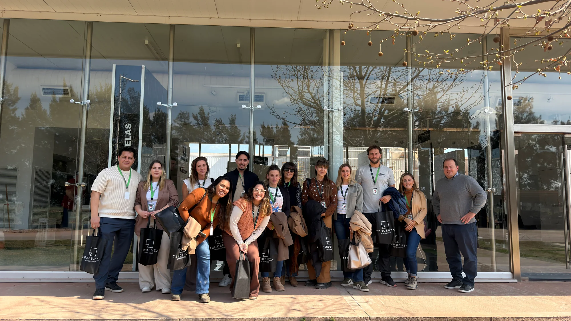 Detrás de cada pieza: una visita a la planta de Cerámica Cañuelas y Tendenza