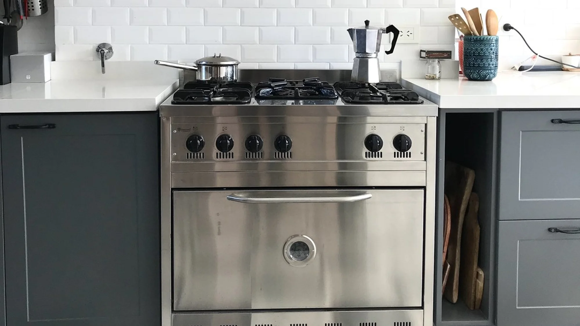 Campana o extractor de cocina: cuál necesitás según tu cocina y qué mirar