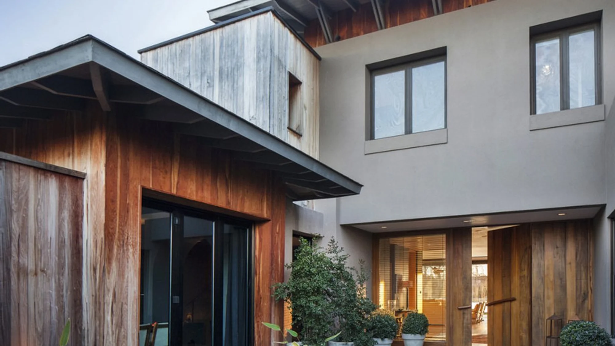 Fachadas de madera: 12 casas argentinas y cómo envejece el material