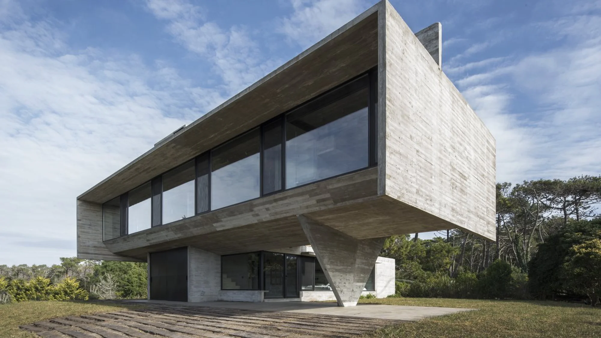 Casas de hormigón visto en Argentina: 12 obras y lo que enseñan