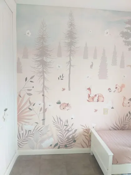 dormitorio infantil con papel mural temático de bosque — proyecto Habitacion infantil Bambis, por Picma Empapelados, Murales, Esmerilados, Prints ,Papeles, en Canning
