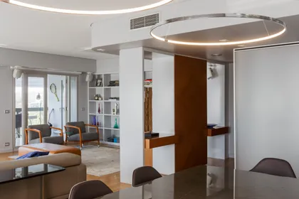 Living comedor moderno y luminoso con estilo minimalista — proyecto Piso en Belgrano, por Gutman+Lehrer Arquitectas, en Belgrano