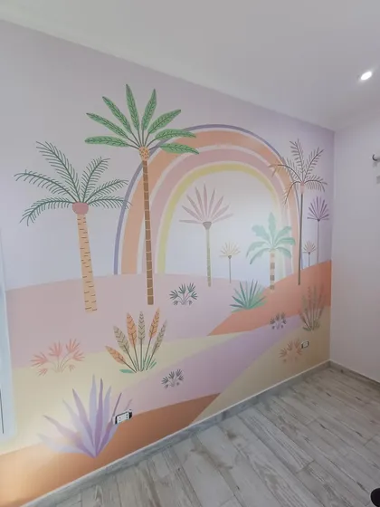 Dormitorio infantil con mural de paisaje tropical y arcoíris pastel — proyecto Habitacion infantil palmeras , por Picma Empapelados, Murales, Esmerilados, Prints ,Papeles, en Canni