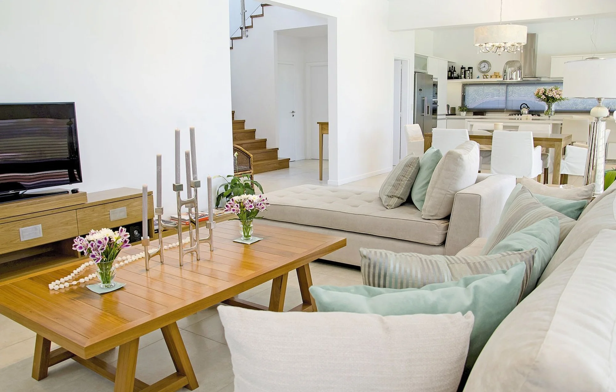 Diseñador de interiores vs decorador: diferencias, precios y a quién contratar