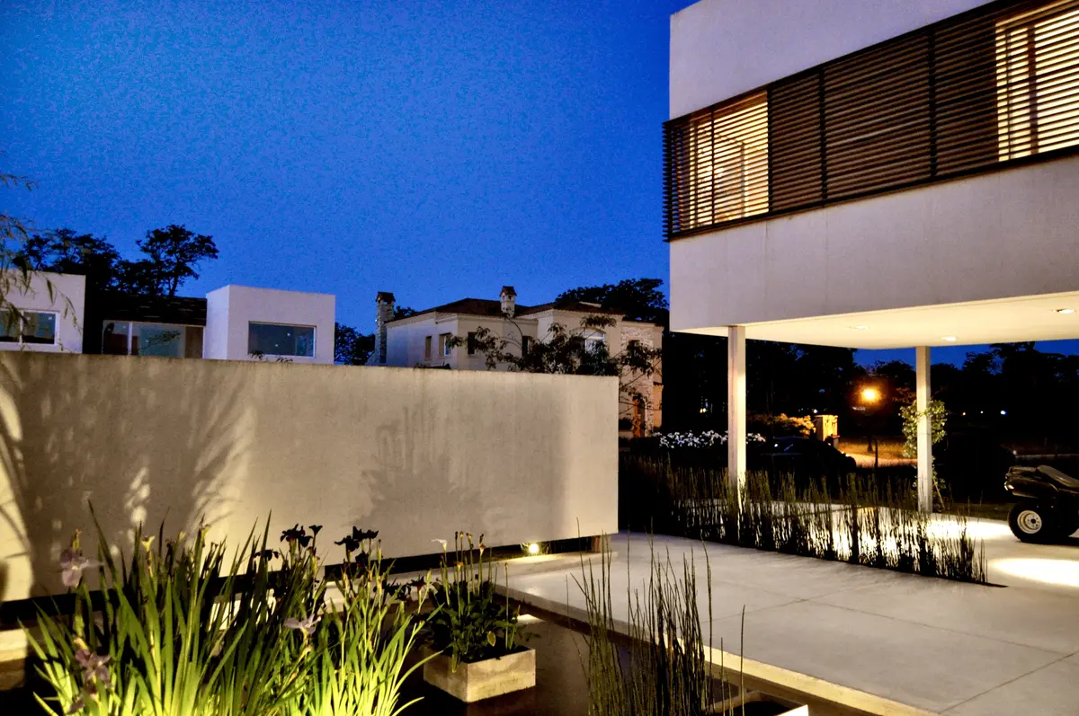 Fachada con color predominante Beige del Proyecto Haras Santa María por Marconi Silva Arquitectos