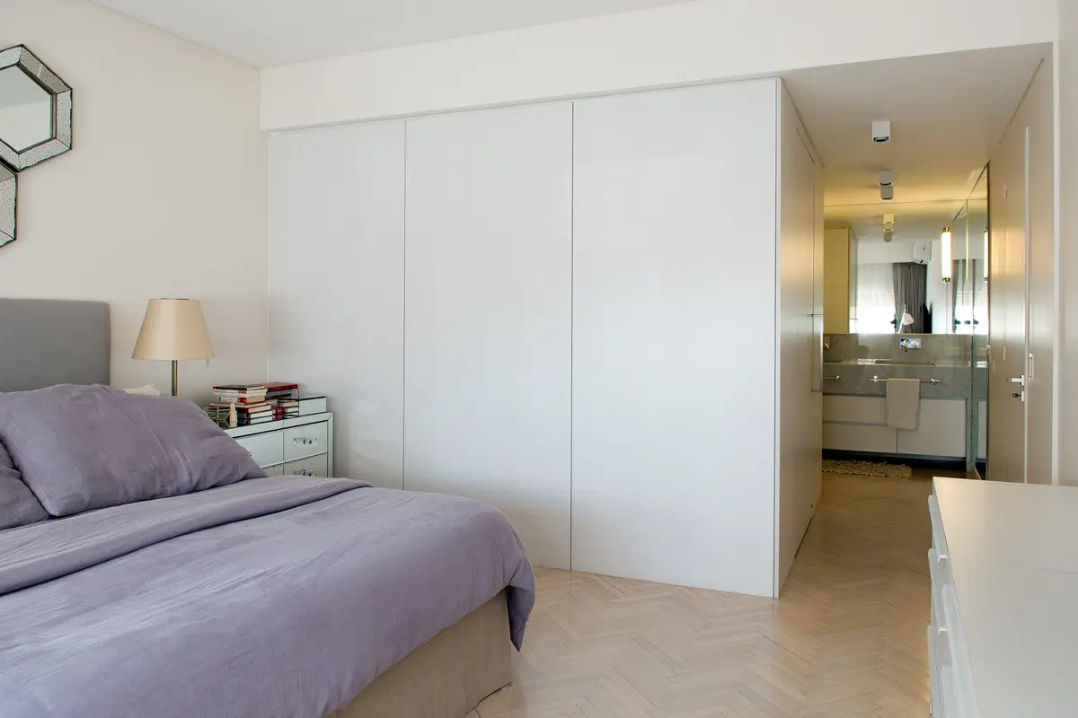Dormitorio Matrimonial con color predominante Beige del Proyecto San Martín de Tours por Estudio Magrane