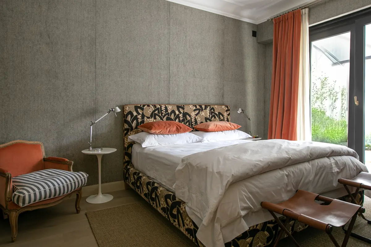 Dormitorio Matrimonial Estilo Campo con color predominante Marrón del Proyecto ARQ. TOMAS MAGRANE por uchimayfotos