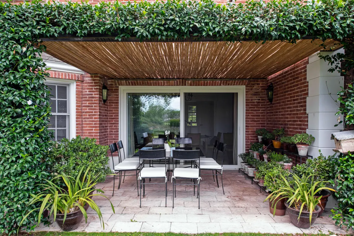 Galería con color predominante Marrón del Proyecto Casa Tortugas  por Estudio Du 