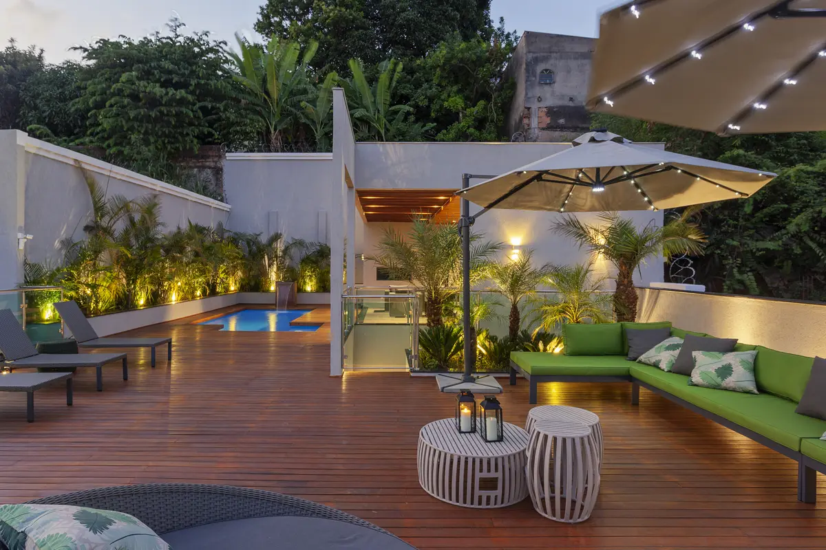 Jardim de inverno com cor predominante Castanho do Projeto CASA BH por Frederico Bicalho Arquitetura