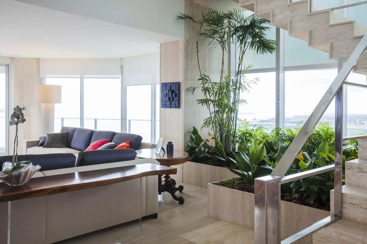 Sala Estilo Moderno com cor predominante Bege do Projeto Cobertura LS por Patrícia Marinho Arquitetura 
