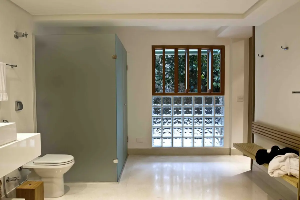 Banheiro Lavabo com cor predominante Cinza do Projeto Casa Granja Viana por Carolina Ferreira Arquitetura 