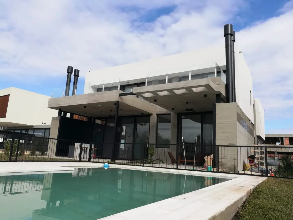 Pileta con color predominante Blanco del Proyecto Virazon-01 por VGLA Arquitectos