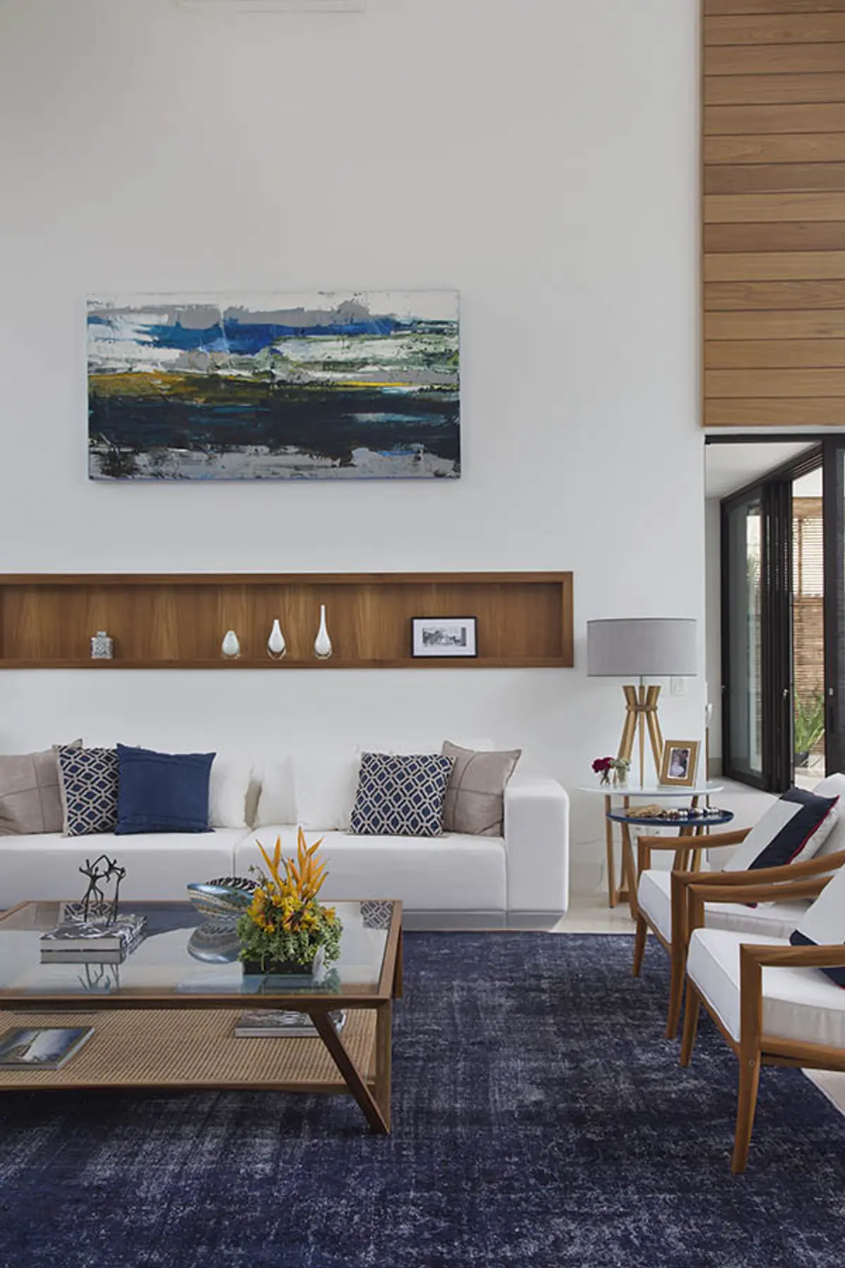 Sala Estilo Minimalista com cor predominante Bege do Projeto Casa Jardim Ubá por Amanda Miranda