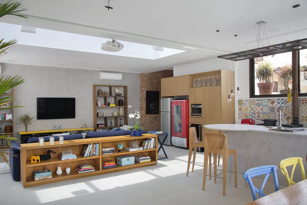 Sala Estilo Escandinavo com cor predominante Bege do Projeto Casa Jardim Ubá por Amanda Miranda