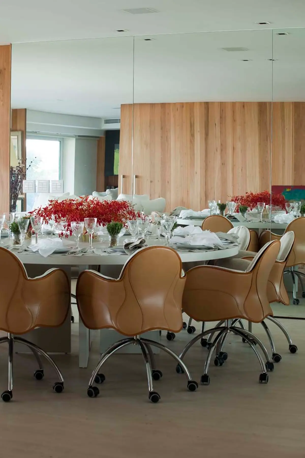 Quarto Quarto de casal Estilo Moderno com cor predominante Cinza do Projeto LEBLON-RJ por DB ARQUITETOS