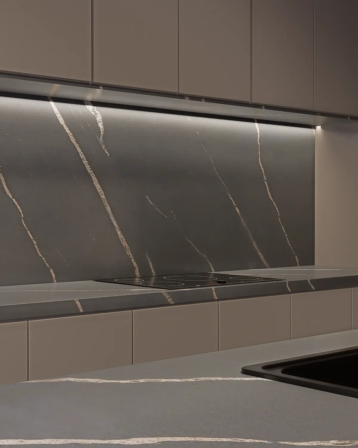 Cozinha moderna minimalista com iluminação indireta e painel de pedra com veios — projeto Más PROYECTO C+F COSTA ESMERALDA / BSAS/ ATLANTICOARQS, por atlantico arqs, em Pinamar