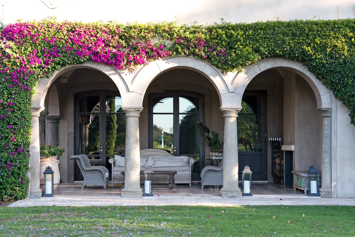Galería con color predominante Marrón del Proyecto Casa Toscana  por Estudio Du 